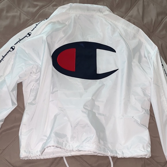 Champion Crop Windbreaker - Picture 4 of 7